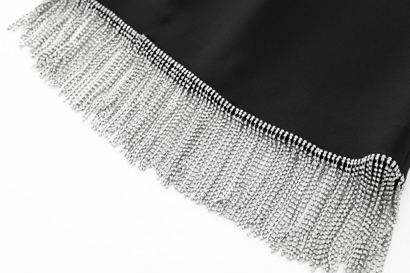 Chain fringed irregular A-shaped skirt