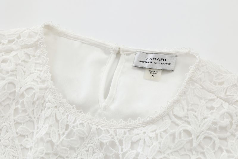 White lace round neck sleeveless top